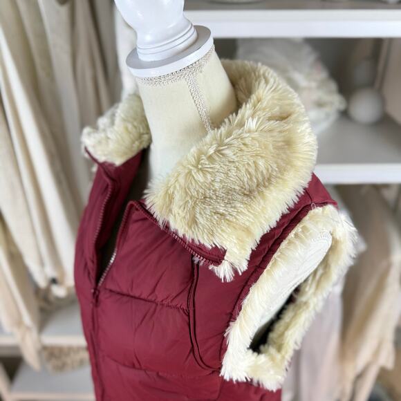 Big Chill sz. Small black vest, warm cozy, quilted puffer layering #4372 - Picture 6 of 9